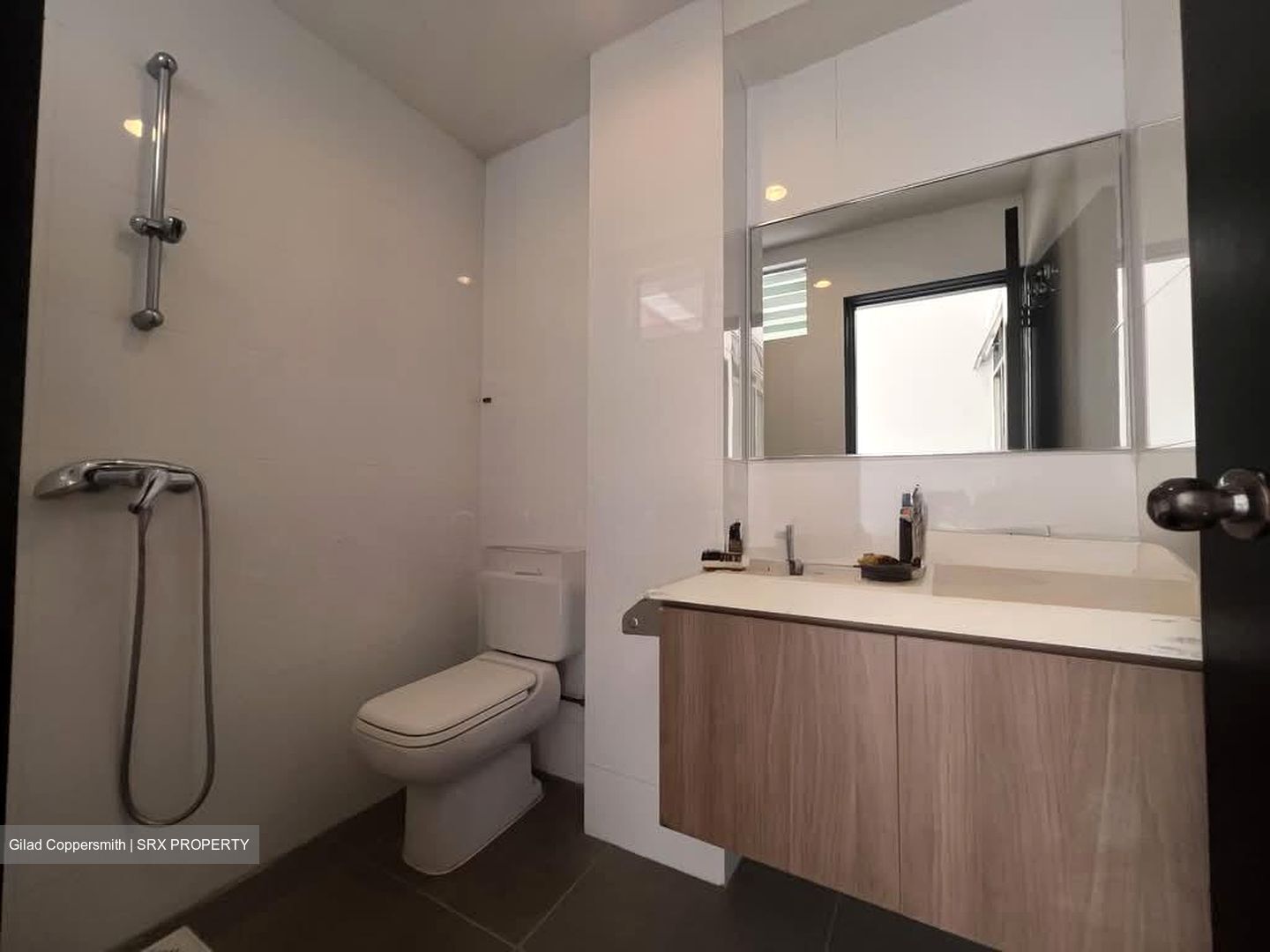 Watten Estate Condominium (D11), Condominium #558251411